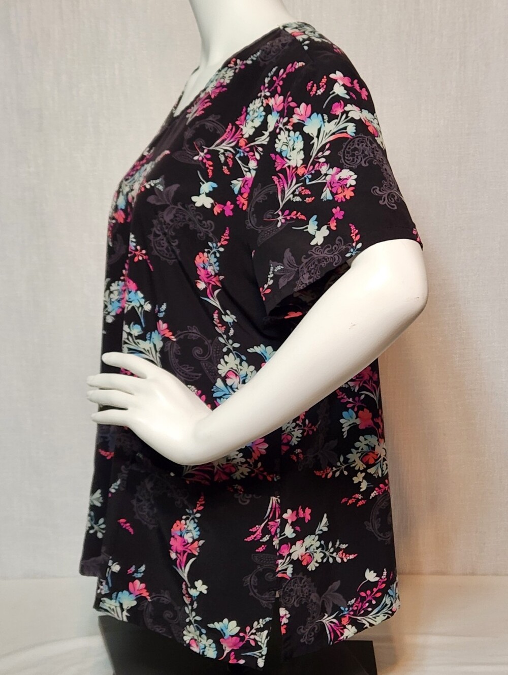 Scrubs Top Floral Xtra Large Lightweight XL - Picture 3 of 6
